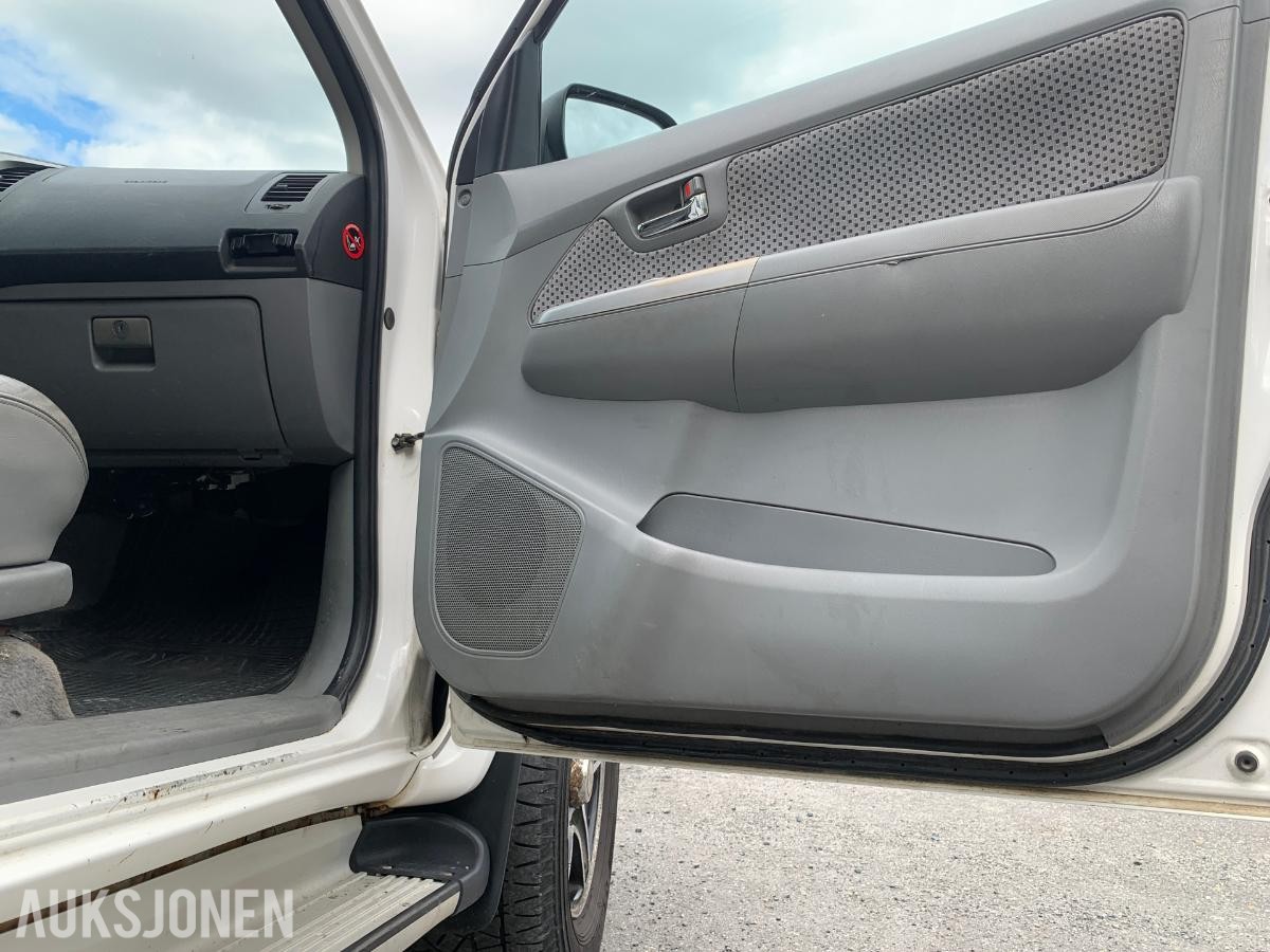 2010 Toyota HiLux 3.0 171hk 4WD manuell Skinnseter 