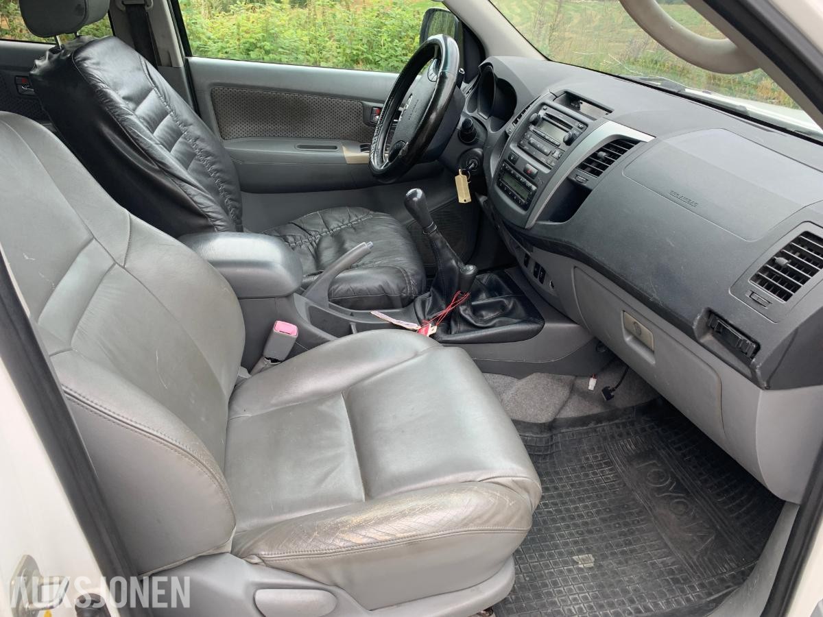 2010 Toyota HiLux 3.0 171hk 4WD manuell Skinnseter 