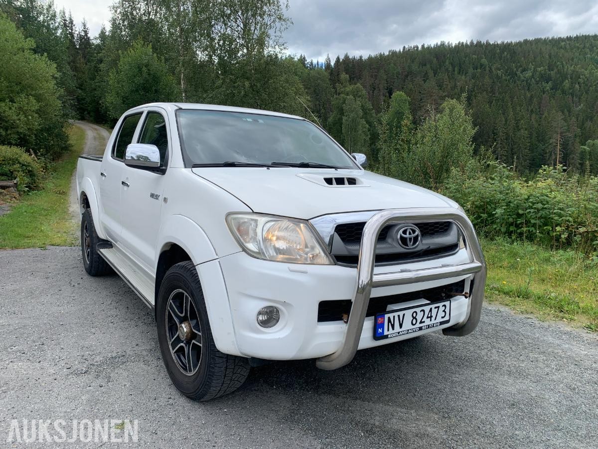 2010 Toyota HiLux 3.0 171hk 4WD manuell Skinnseter 