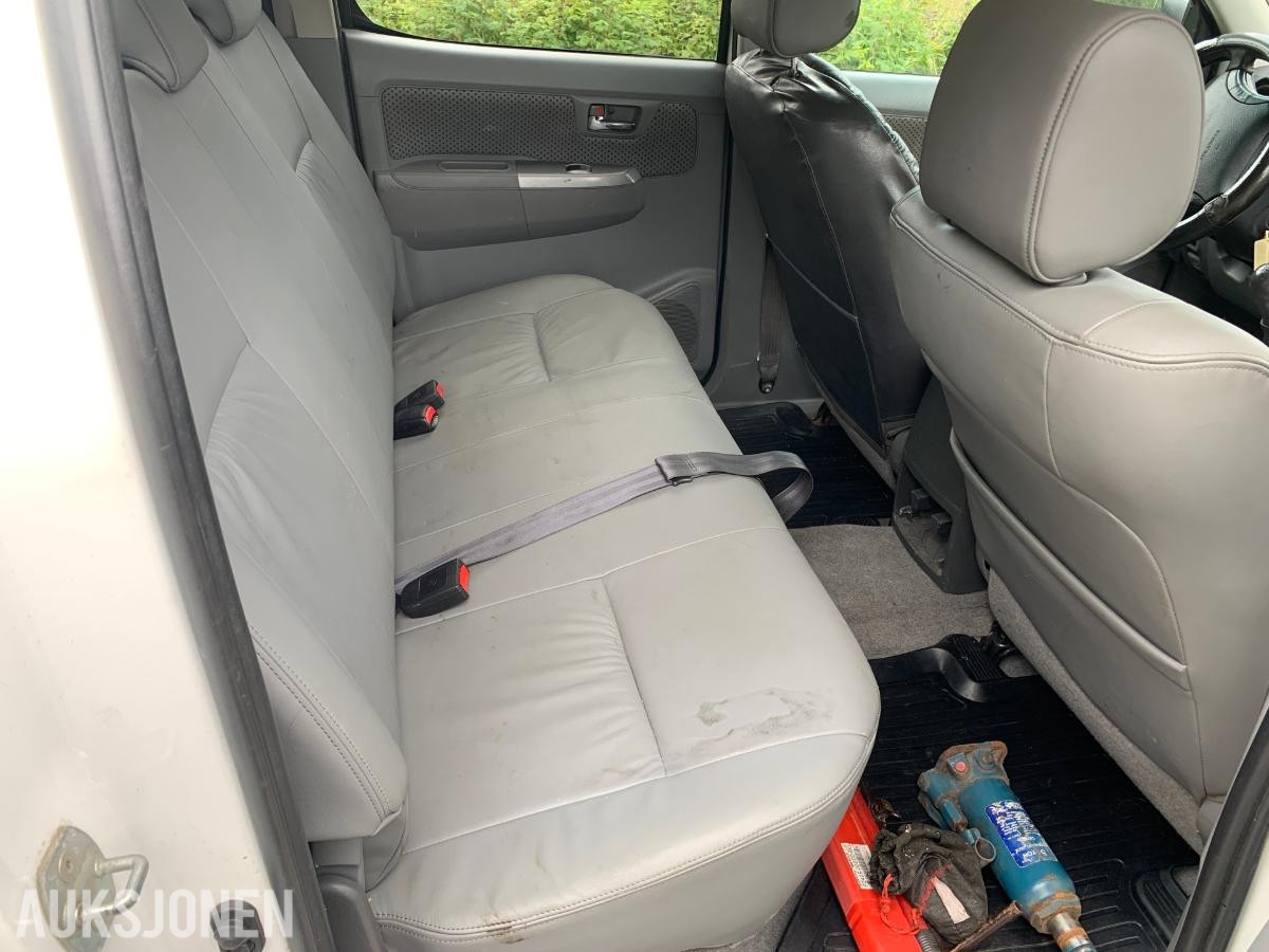2010 Toyota HiLux 3.0 171hk 4WD manuell Skinnseter 