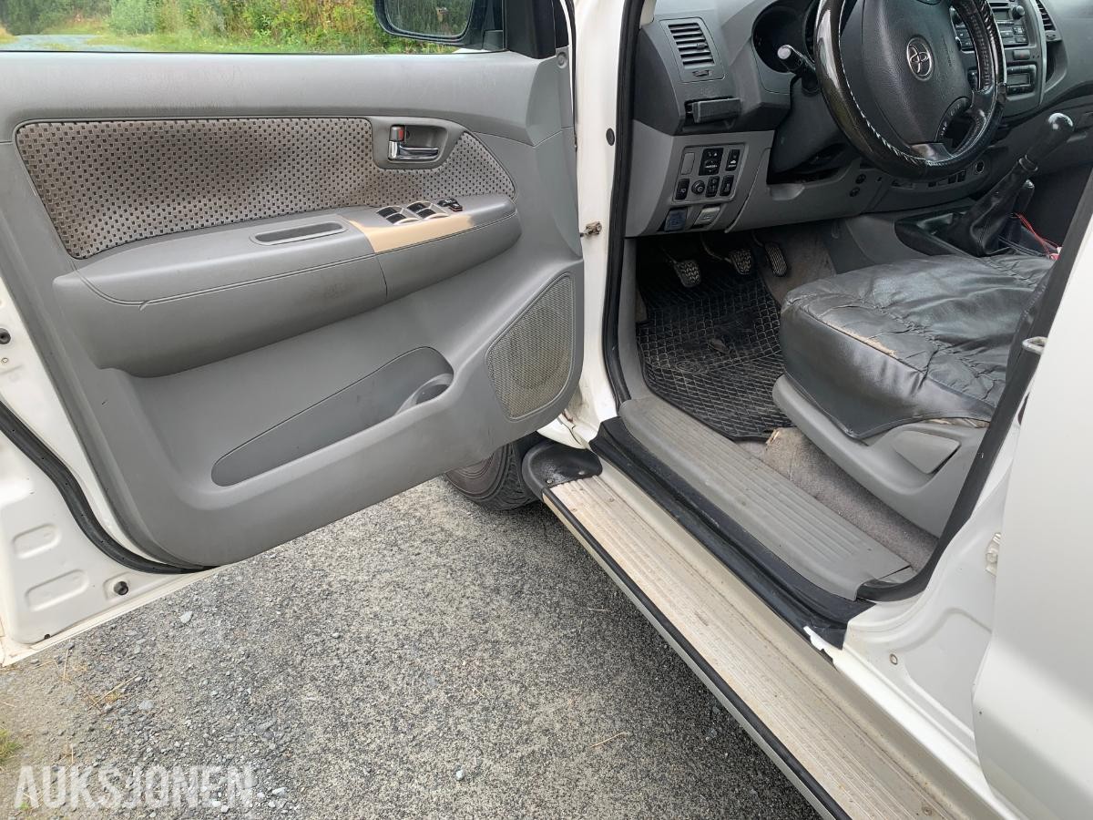 2010 Toyota HiLux 3.0 171hk 4WD manuell Skinnseter 