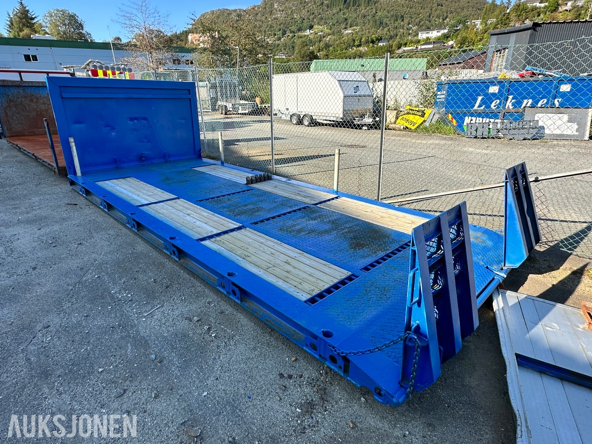 CMT krokflak, ca. 5,96 x 2,54 m, nylakkert, kjørebruer