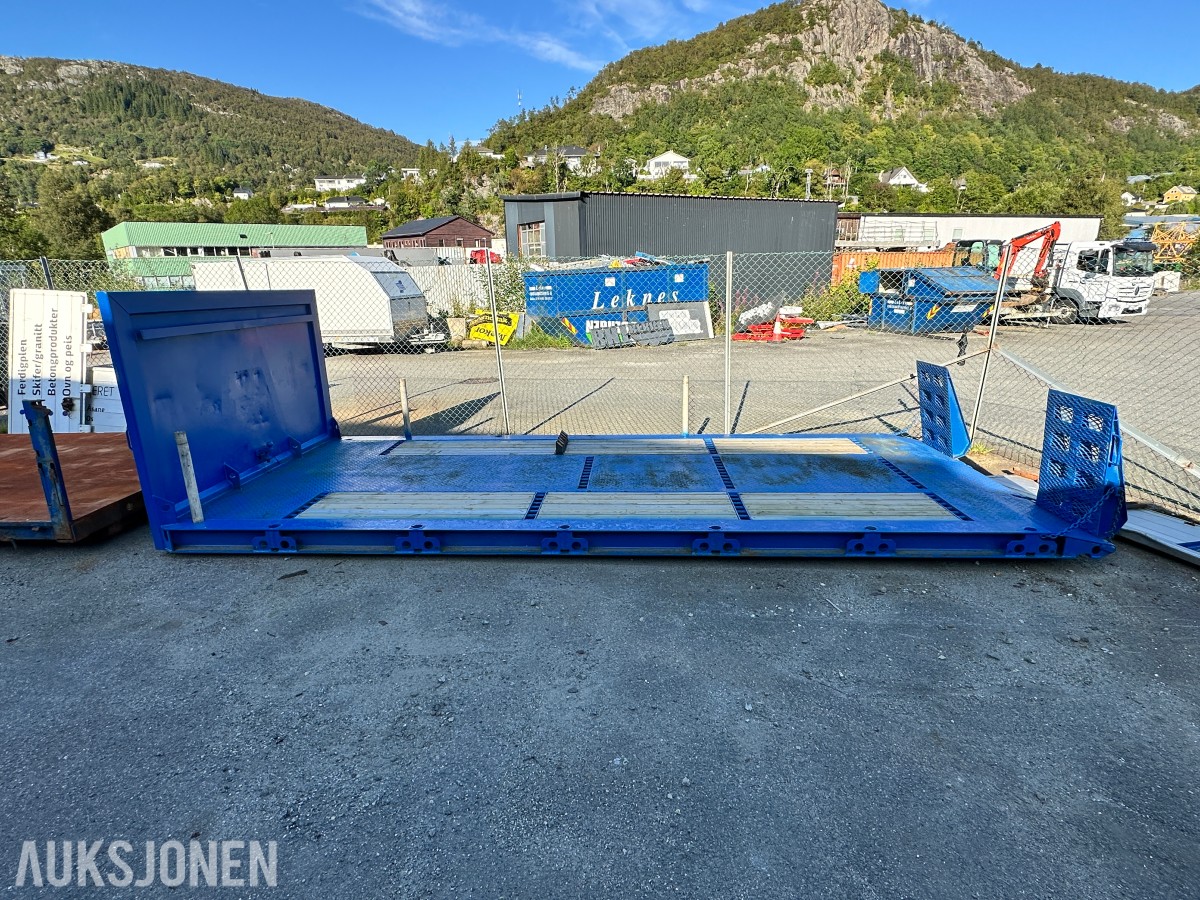 CMT krokflak, ca. 5,96 x 2,54 m, nylakkert, kjørebruer