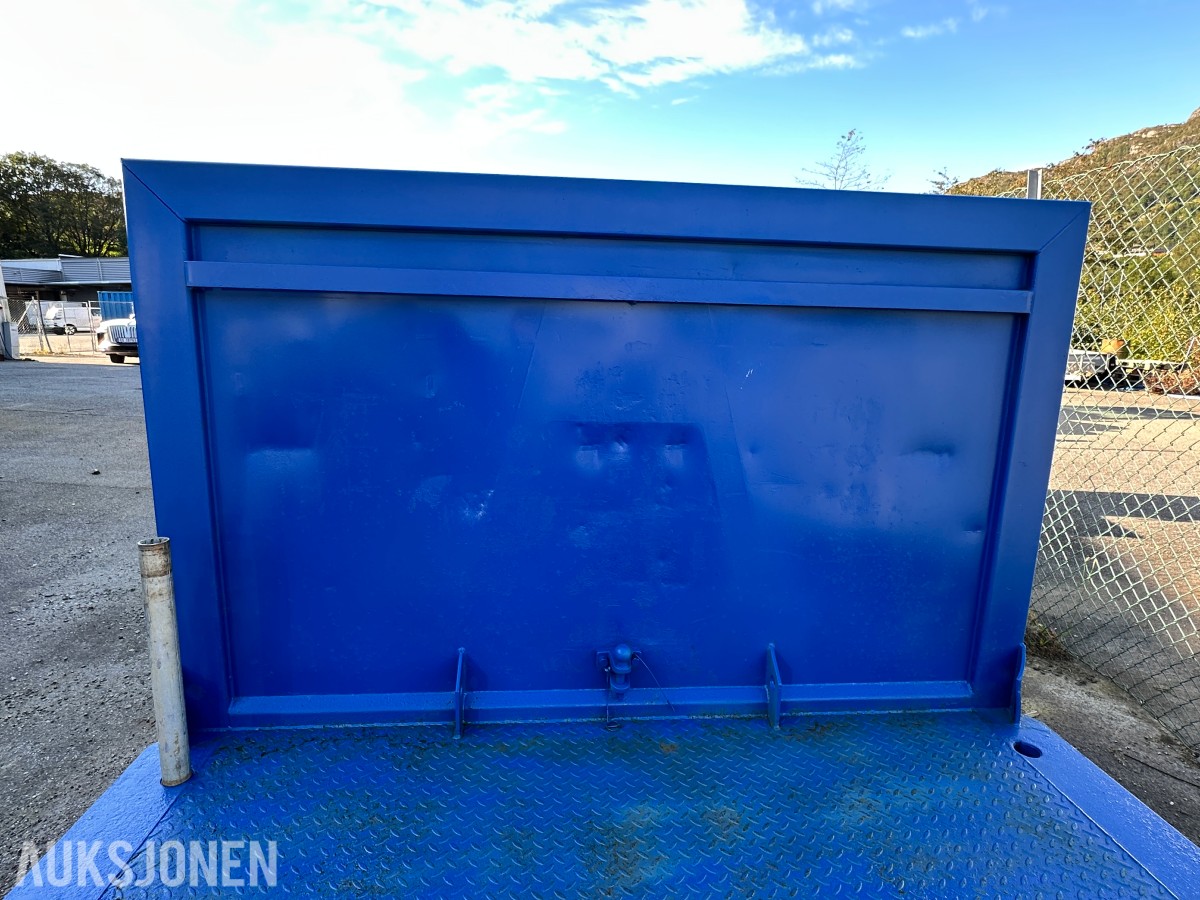 CMT krokflak, ca. 5,96 x 2,54 m, nylakkert, kjørebruer