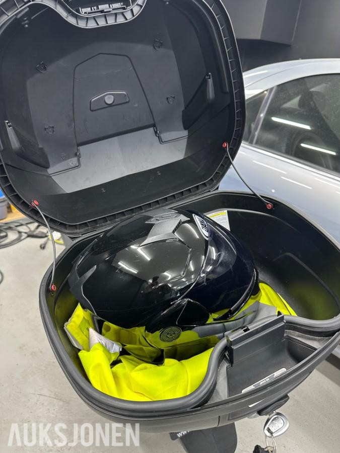 2018 Yamaha NMax 125cc ABS - HJELM 2STK 18.000km automat