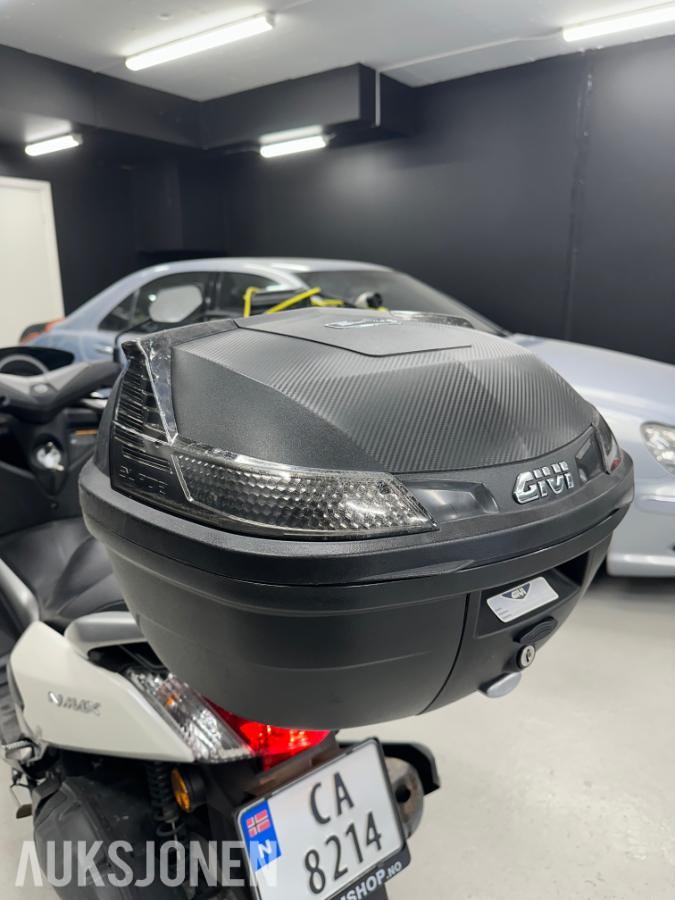 2018 Yamaha NMax 125cc ABS - HJELM 2STK 18.000km automat