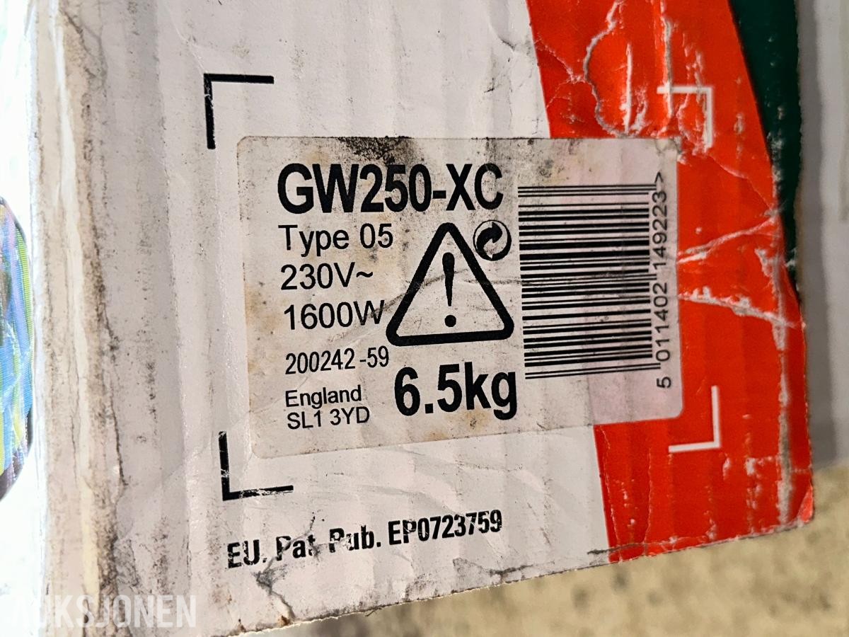 Verktøypakke – Bosch malingssprøyte, Black & Decker løvblåser og vinkelsliper