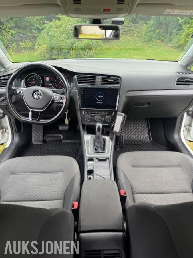 2019 Volkswagen E-Golf 136hk Adaptiv cruisekontroll, Kupevarmer Nylig EU godkjent