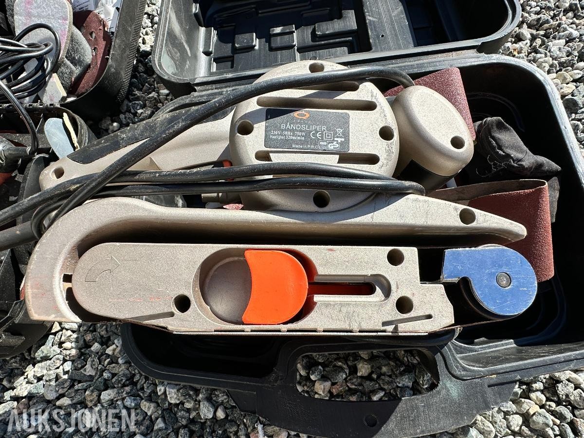Verktøypakke med benksliper, båndsliper og Black & Decker slipemaskin  Black & Decker