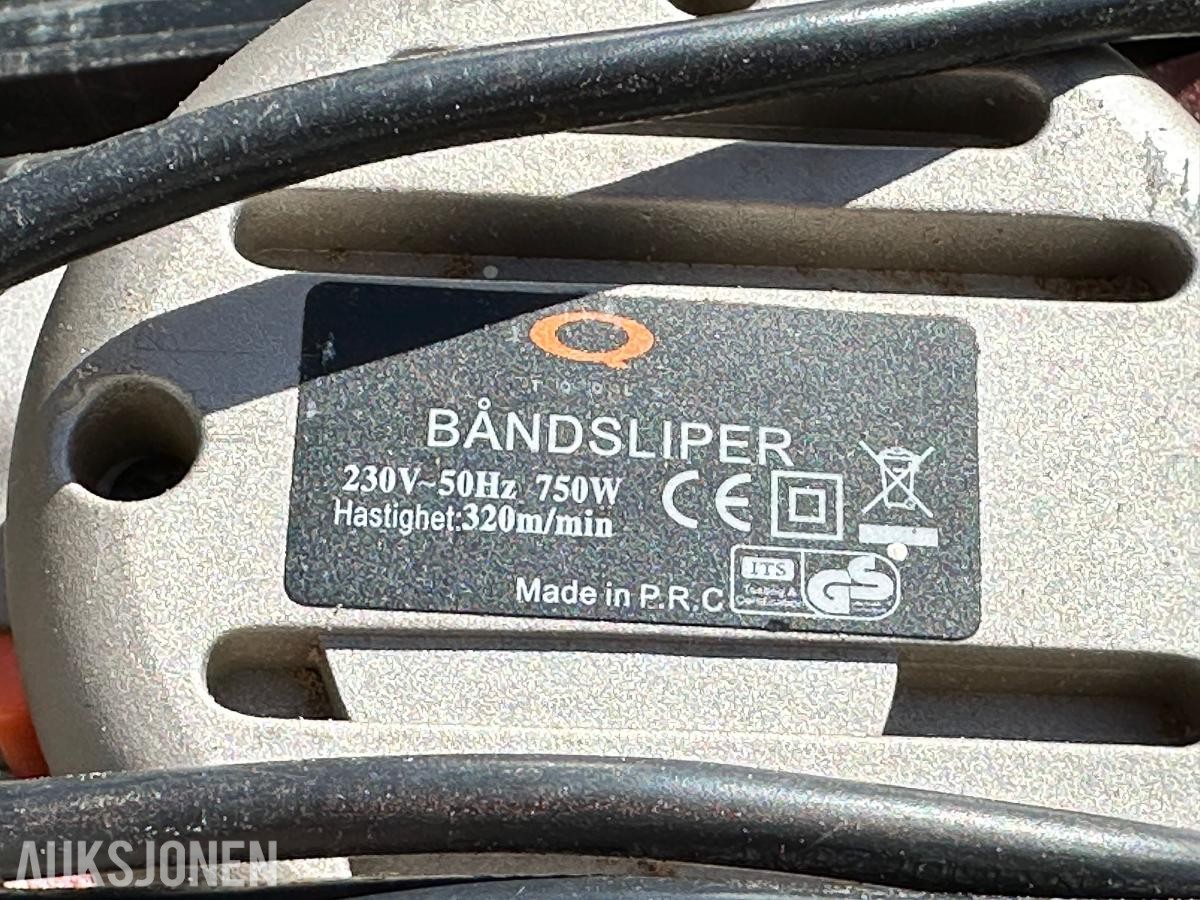 Verktøypakke med benksliper, båndsliper og Black & Decker slipemaskin  Black & Decker