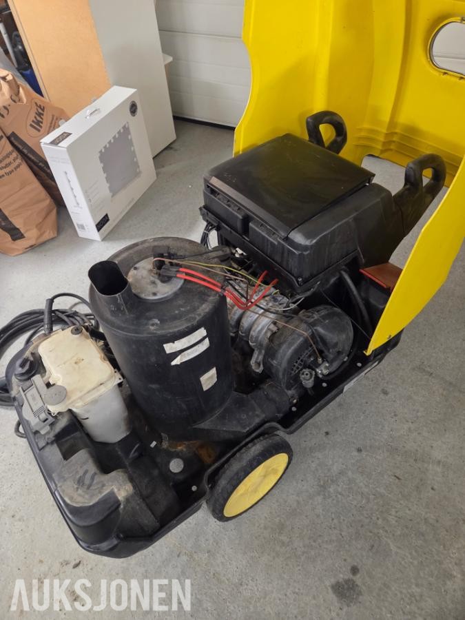 Varmtvanns Høytrykkspyler - Karcher Hds 695s