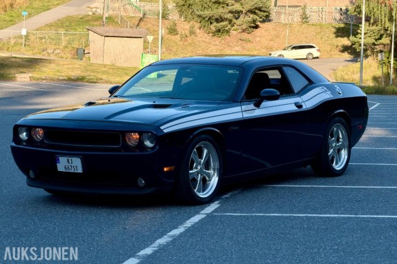 Dodge Challenger R/T Classic 5.7 V8 377hk CLEAN TITLE F1 GIR EU OK 07.2027