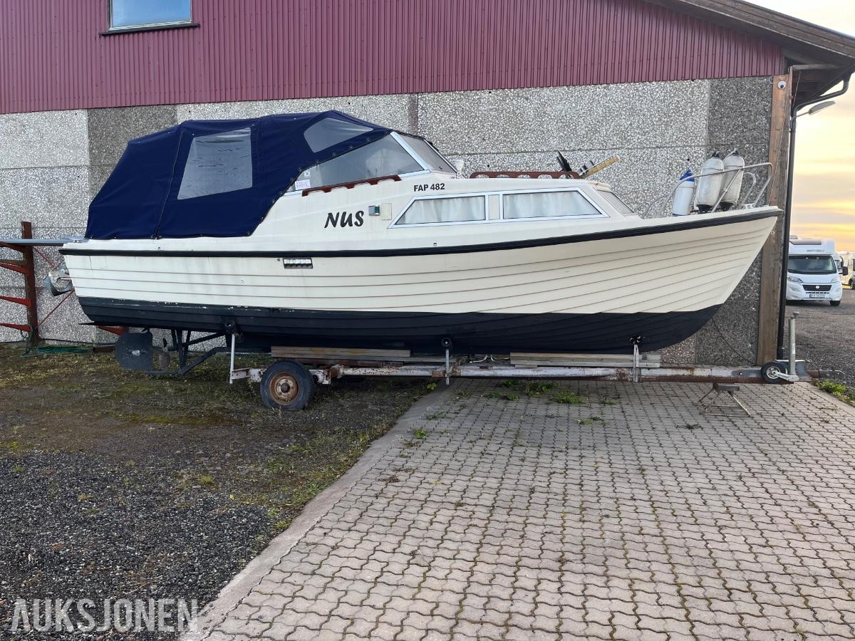 1975 Huwa 26 fot båt  -  med opplagshenger - ingen minstepris