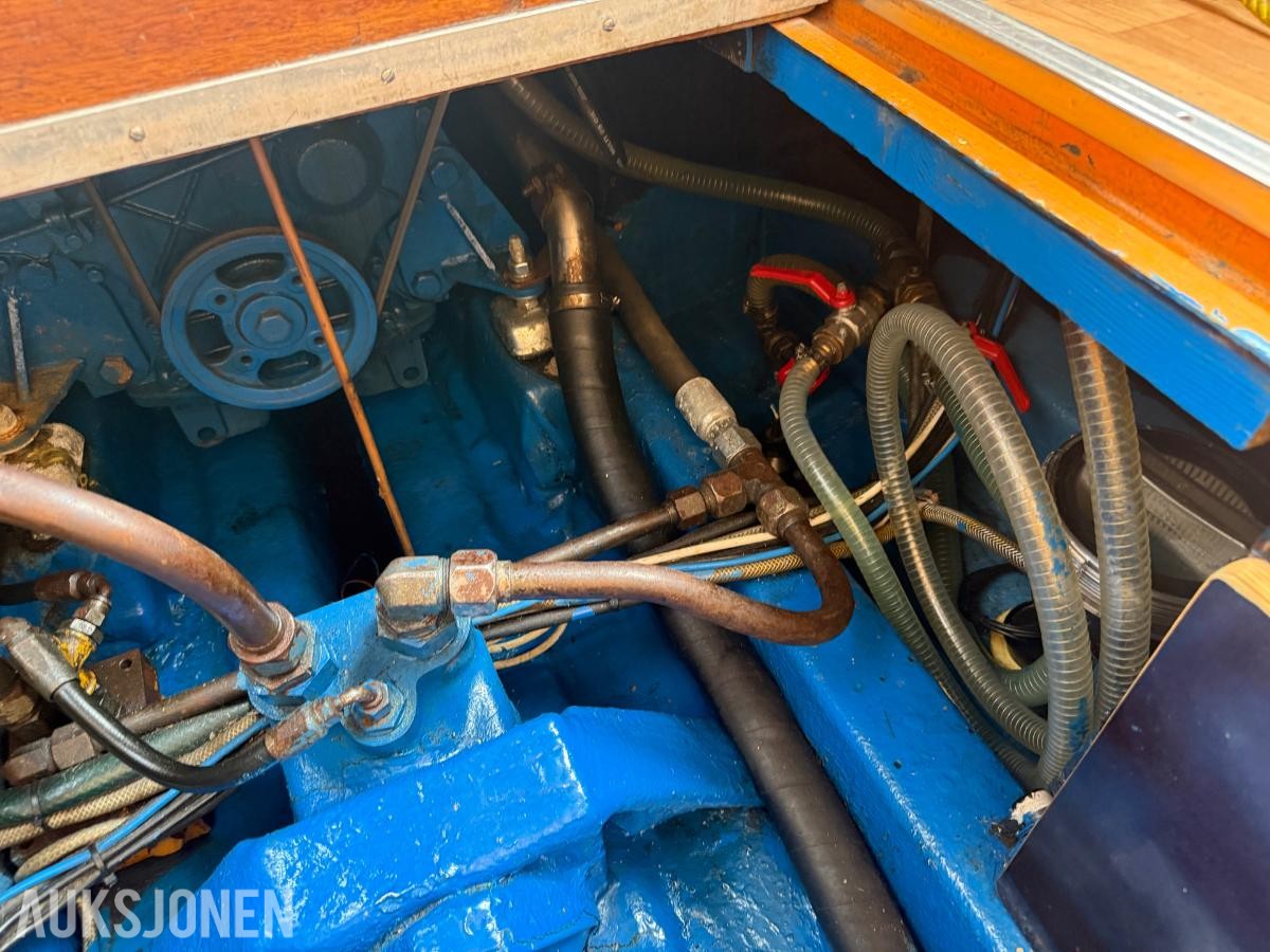 1975 Huwa 26 fot båt  -  med opplagshenger - ingen minstepris