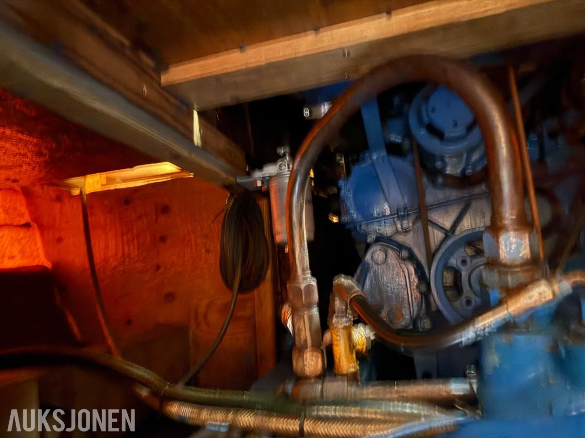 1975 Huwa 26 fot båt  -  med opplagshenger - ingen minstepris