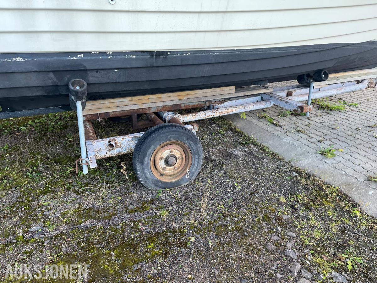 1975 Huwa 26 fot båt  -  med opplagshenger - ingen minstepris