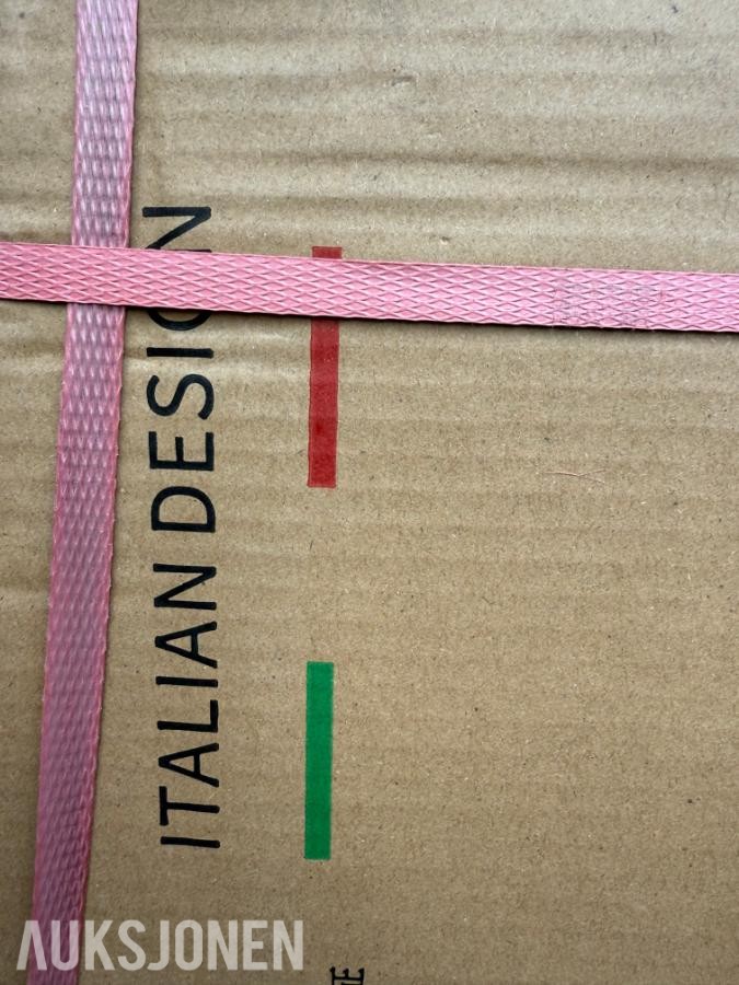 21,6 ( kvadrat) kvalitets fliser etter overskudd av stort prosjekt!