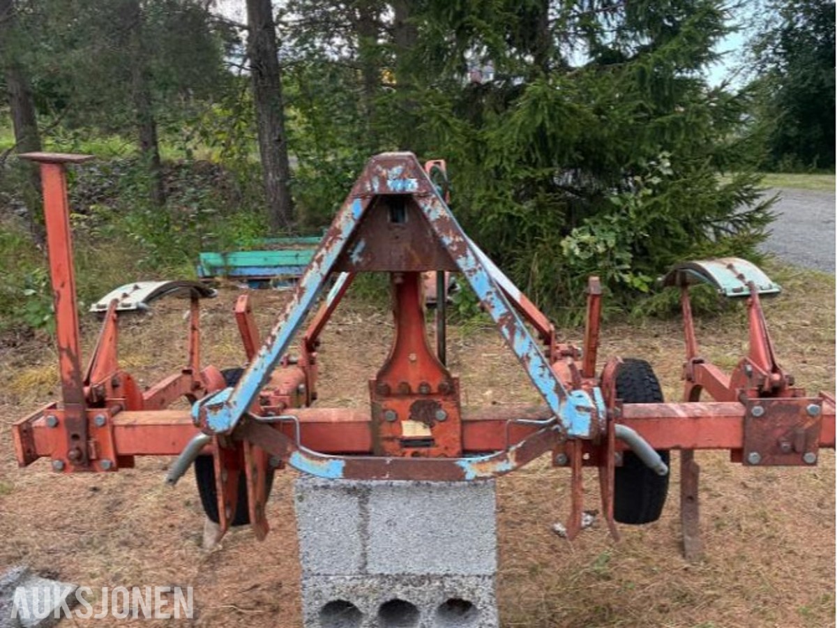 1980 Kverneland Grubber M nr 2259
