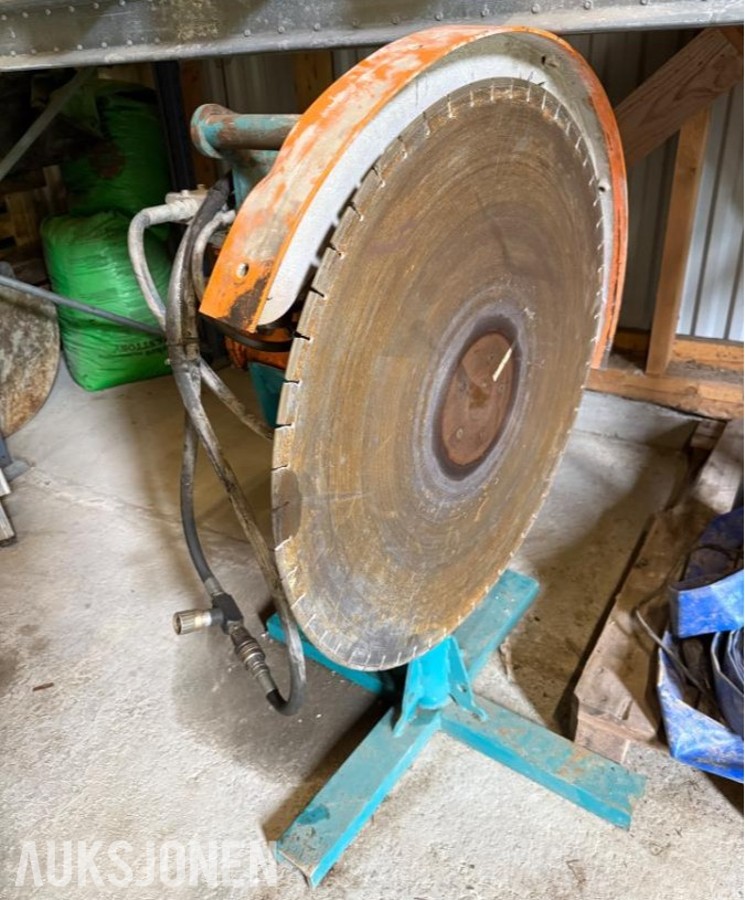 2000 Echidna D2HS betongsag