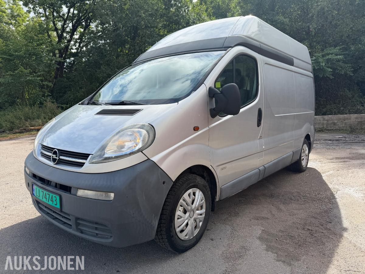 2004 Opel Vivaro 1.9 101hk hengerfeste s+v dekk