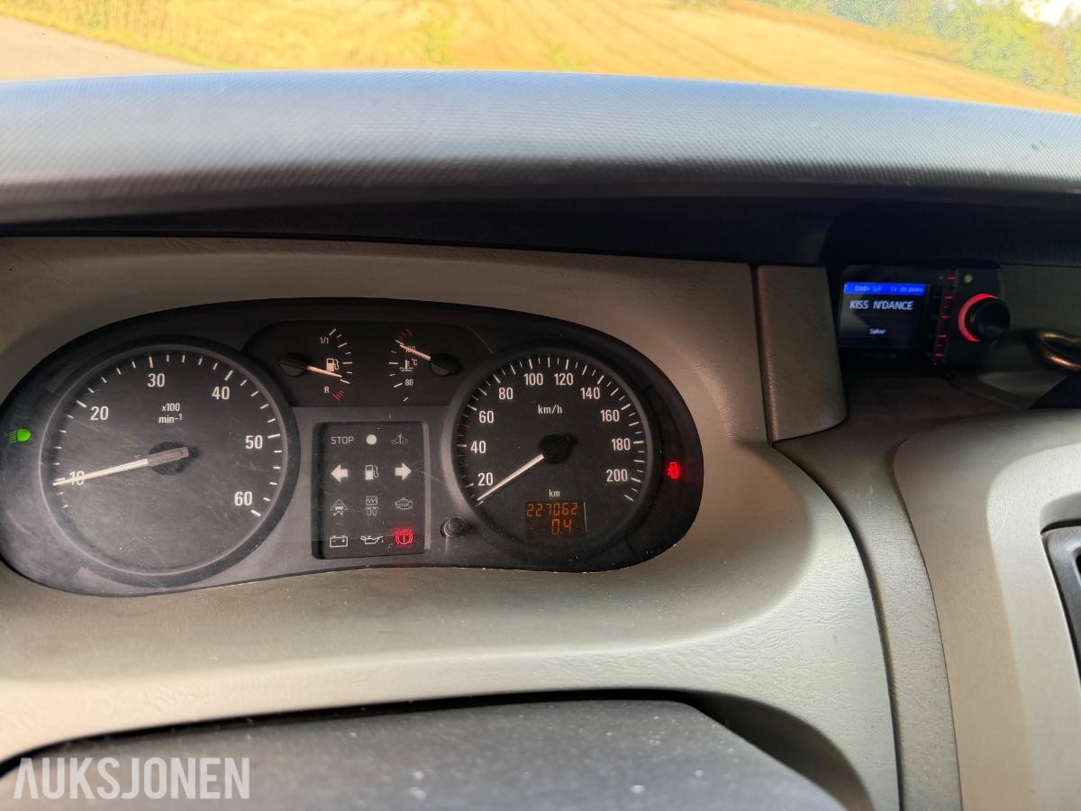 2004 Opel Vivaro 1.9 101hk hengerfeste s+v dekk