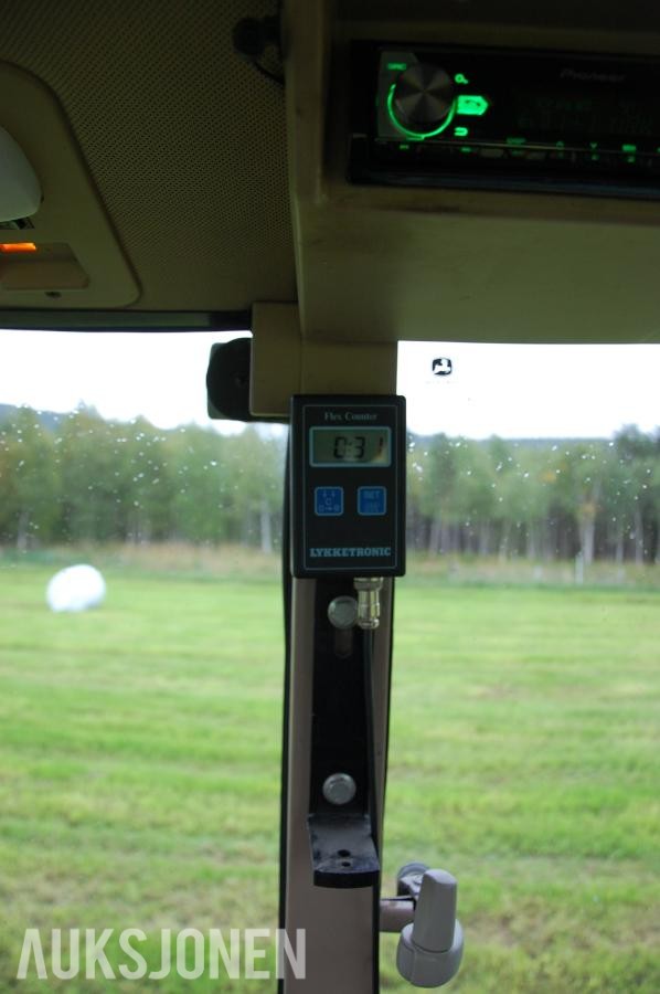 2000 Kverneland Taarup 7335