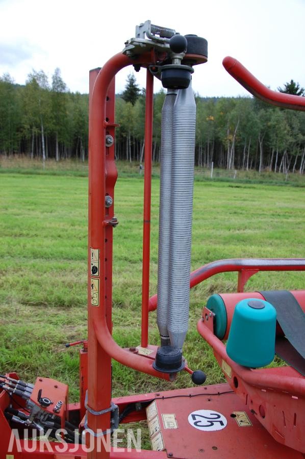 2000 Kverneland Taarup 7335