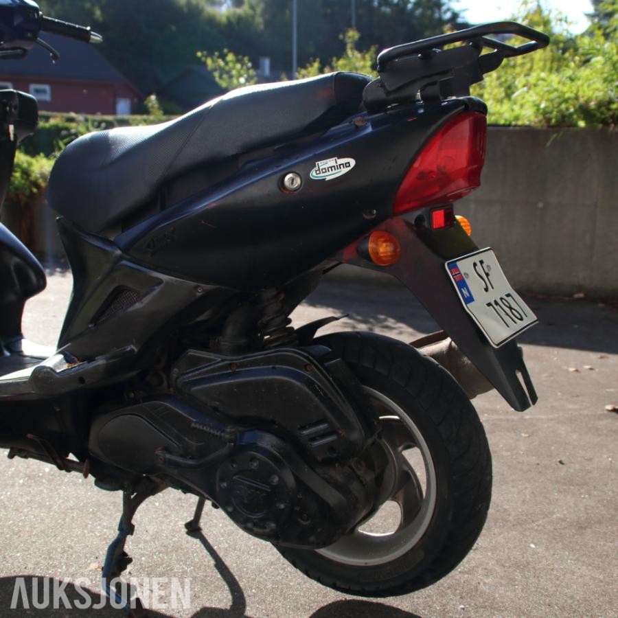 2001 SYM Shark 125 scooter