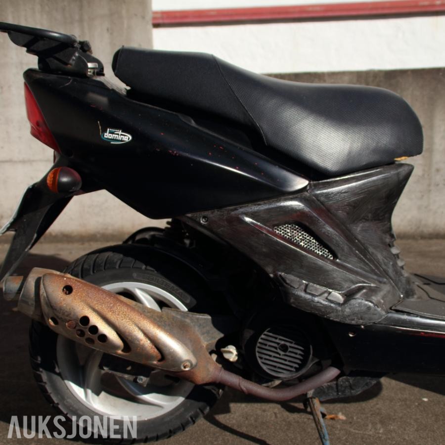 2001 SYM Shark 125 scooter