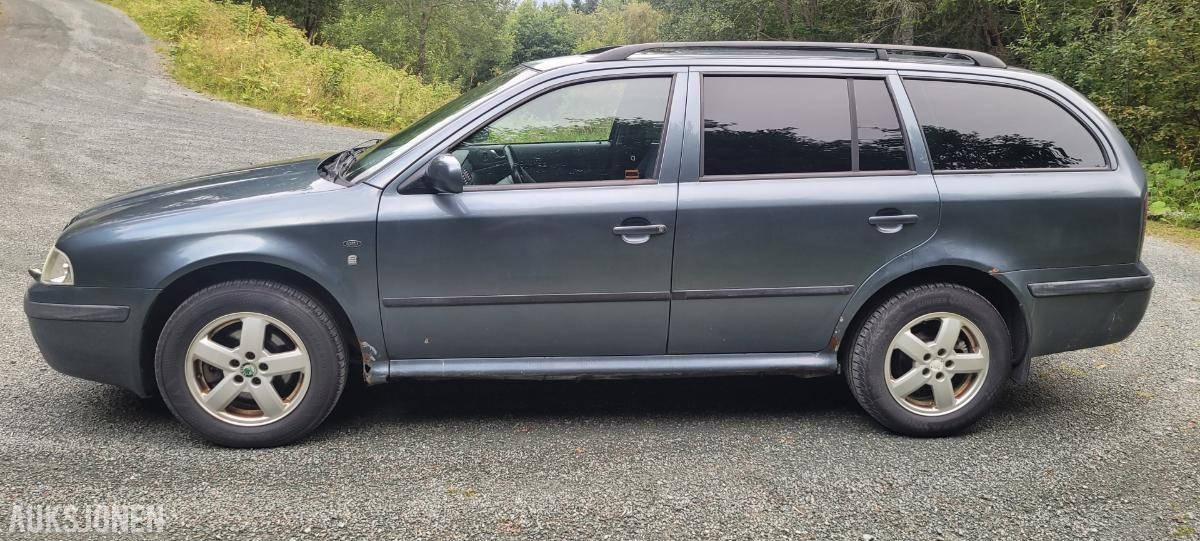 2004 Skoda Octavia 1.9 Diesel 101hk 4X4 Cruisekontroll, Hengerfeste, Soltak