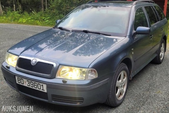 2004 Skoda Octavia 1.9 Diesel 101hk 4X4 Cruisekontroll, Hengerfeste, Soltak