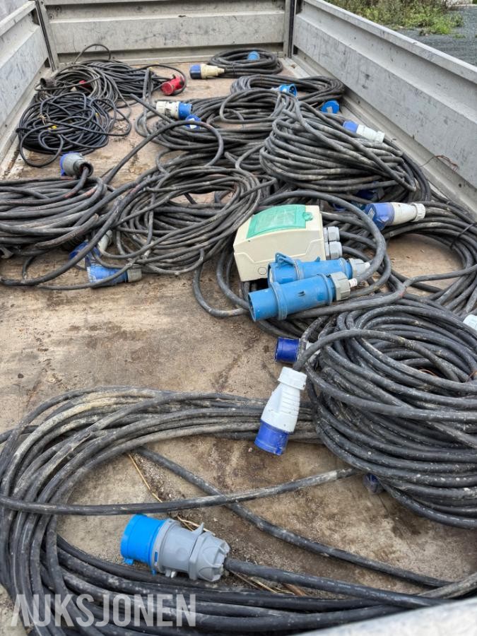 Strømkabler Skjøteledninger 16 og 32 amp/ 1-fas og 3-fas