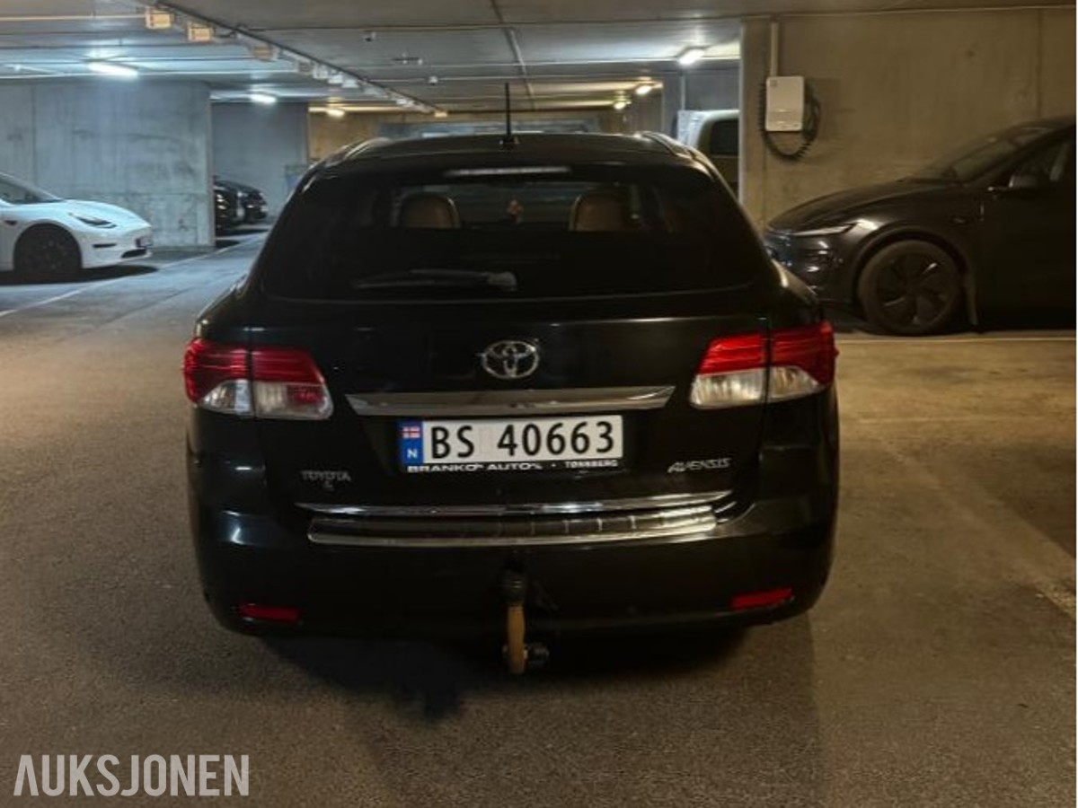 2012 Toyota Avensis 1.8 Bensin 147hk Eexecutive, Automat, Cruisekontroll, Ryggekamera