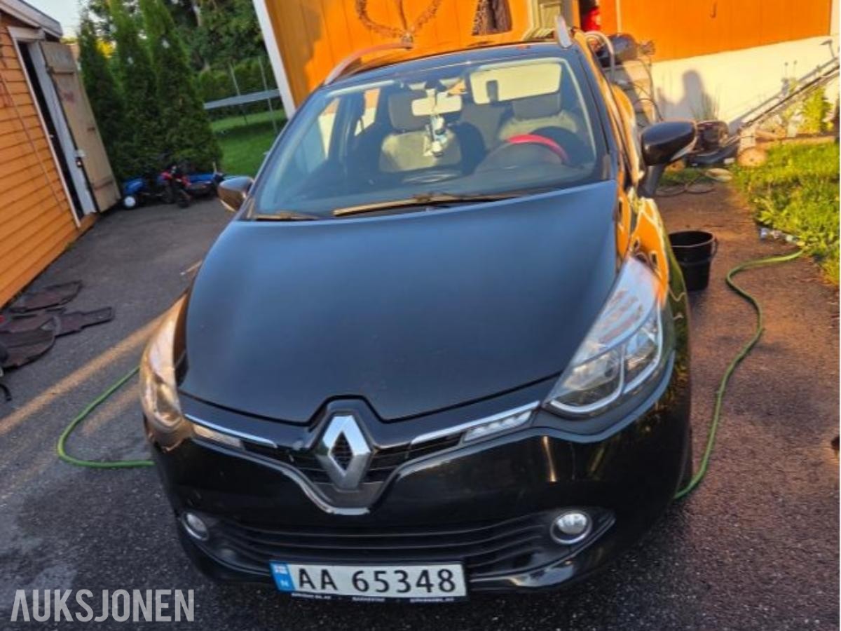 2014 Renault Clio TCe 90hk Nye sommer- og vinterdekk med pigger