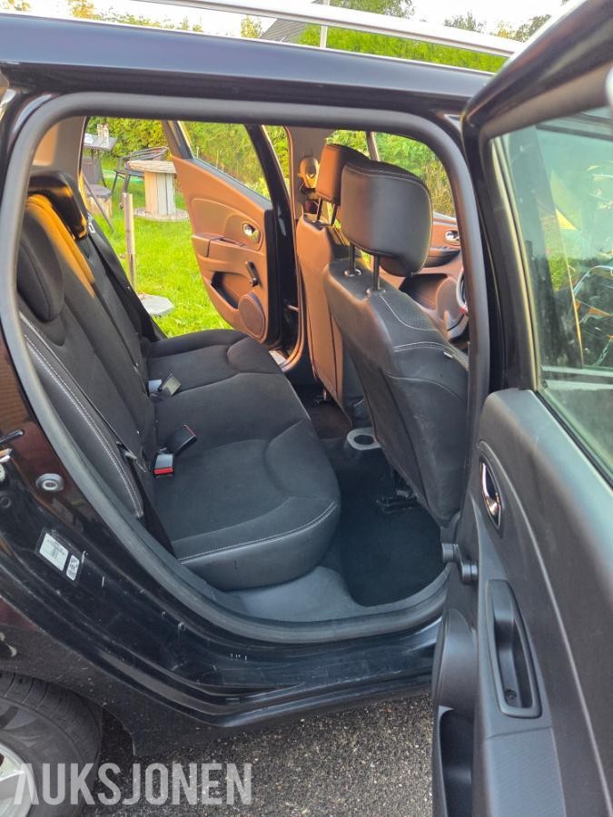 2014 Renault Clio TCe 90hk Nye sommer- og vinterdekk med pigger