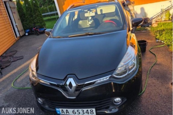 2014 Renault Clio TCe 90hk Nye sommer- og vinterdekk med pigger