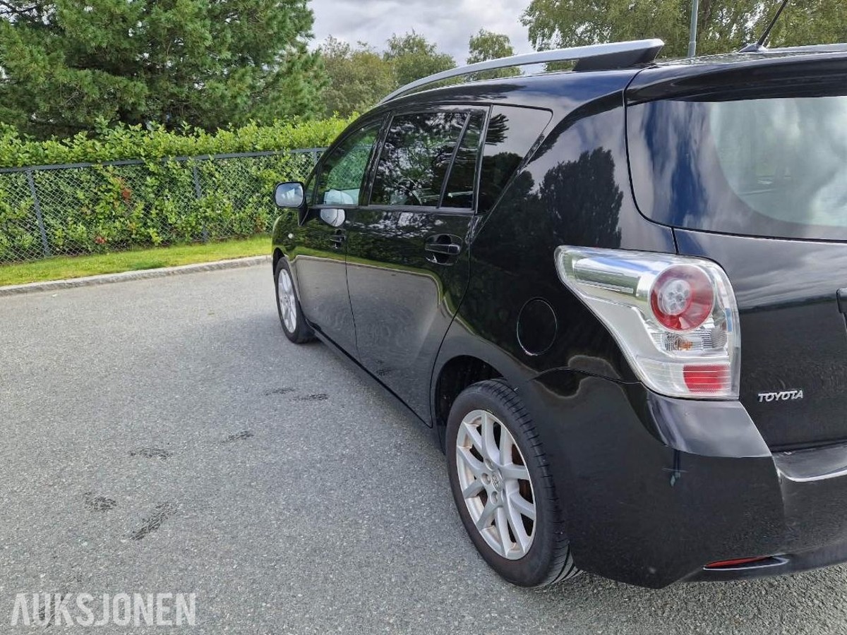 2012 Toyota Verso 2.0 126 hk Hengerfeste Lasteholdere 189 000 km
