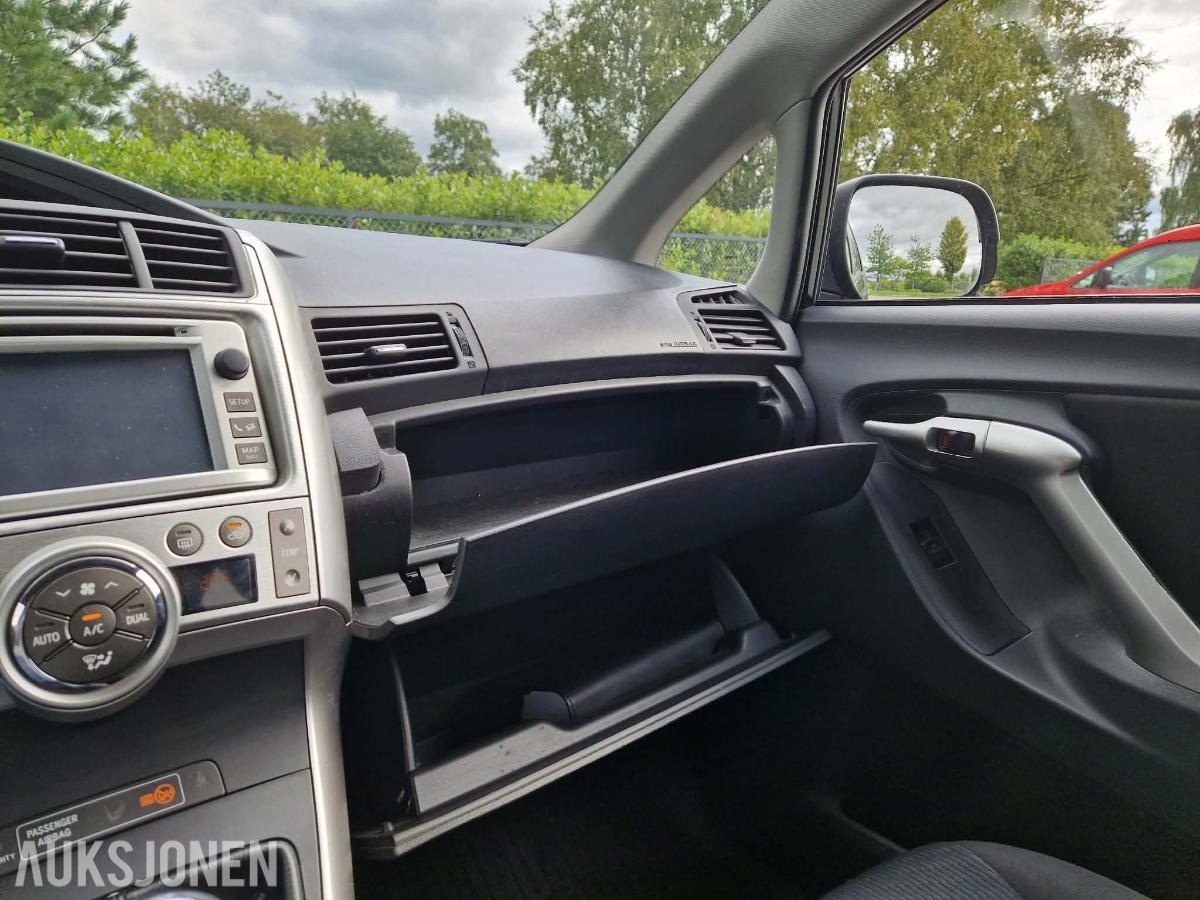 2012 Toyota Verso 2.0 126 hk Hengerfeste Lasteholdere 189 000 km