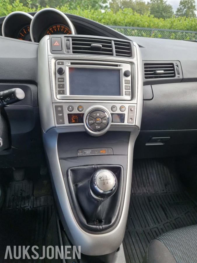 2012 Toyota Verso 2.0 126 hk Hengerfeste Lasteholdere 189 000 km