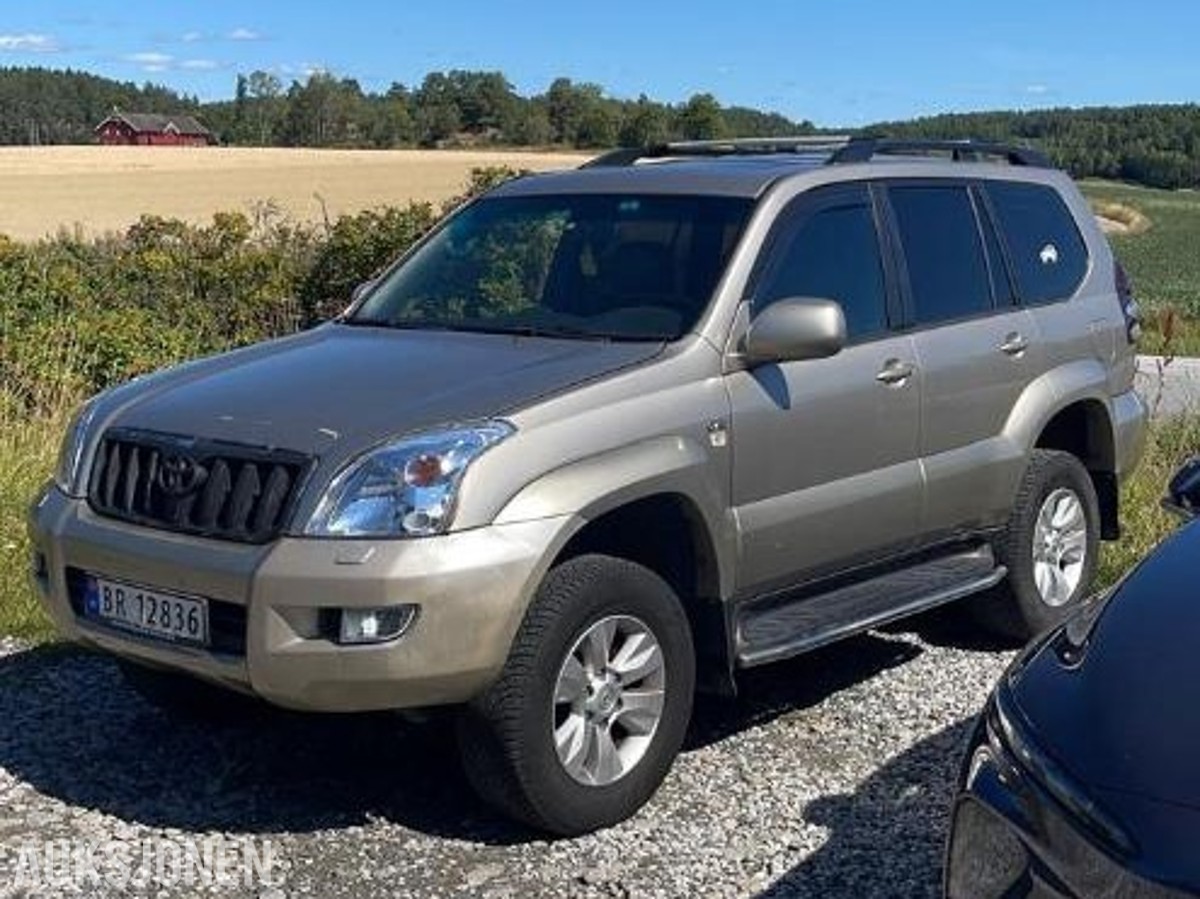 2002 Toyota Land Cruiser 3.0 4WD 163hk 8-seter Automat Hengerfeste