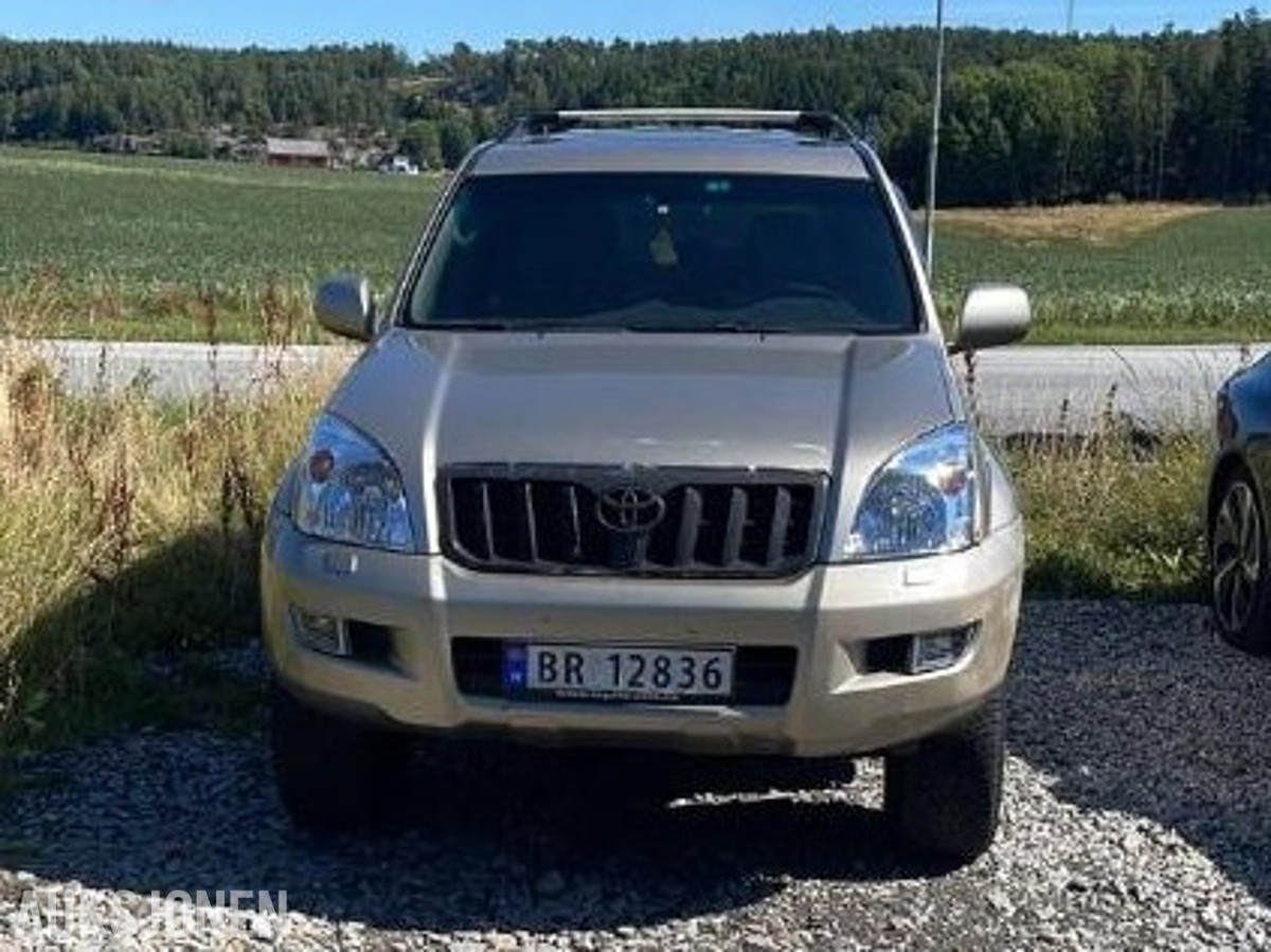 2002 Toyota Land Cruiser 3.0 4WD 163hk 8-seter Automat Hengerfeste