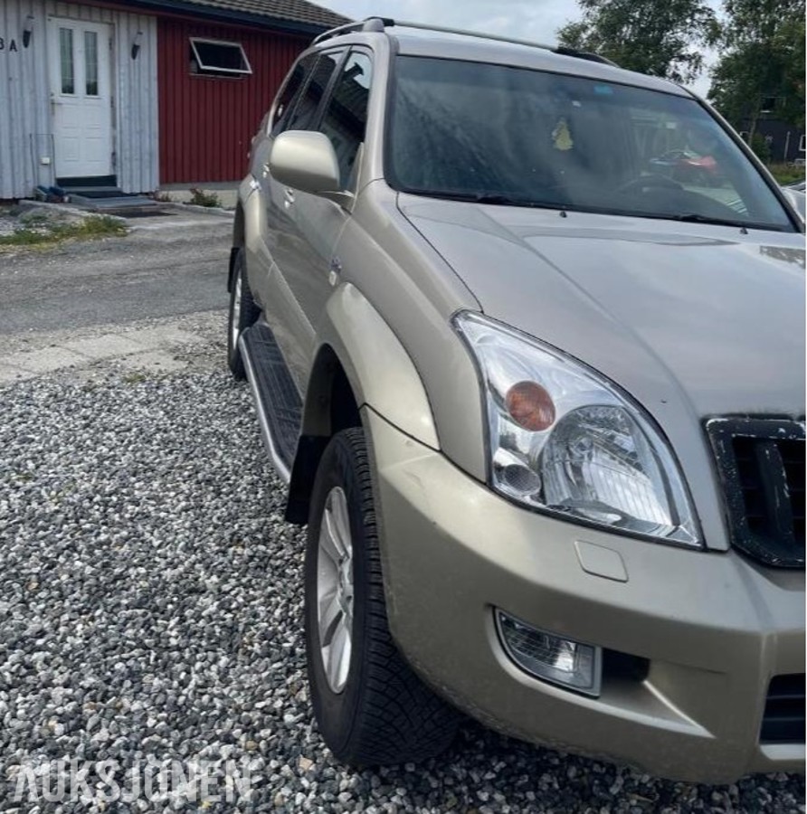 2002 Toyota Land Cruiser 3.0 4WD 163hk 8-seter Automat Hengerfeste