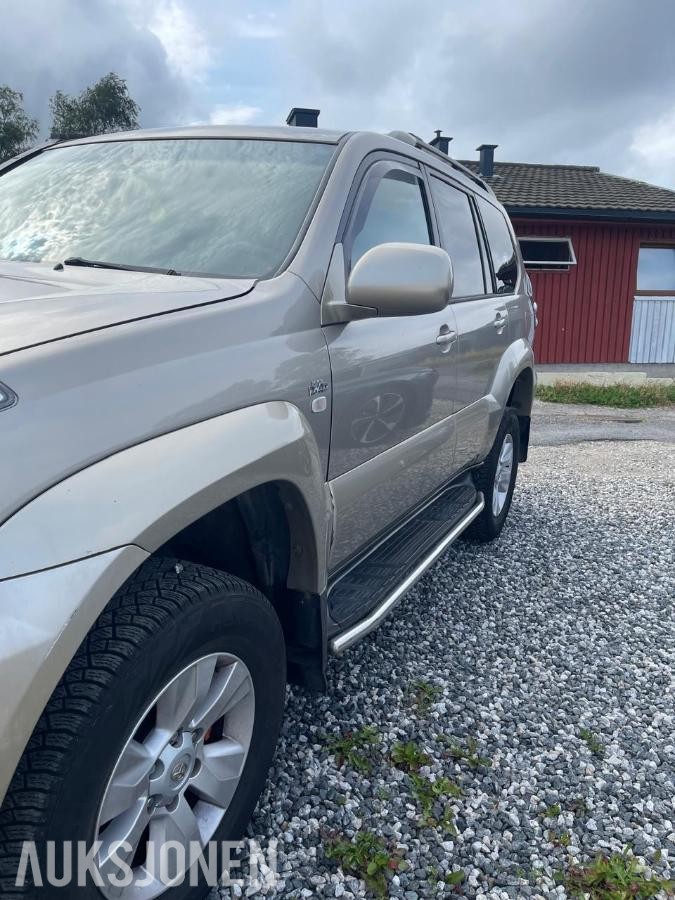 2002 Toyota Land Cruiser 3.0 4WD 163hk 8-seter Automat Hengerfeste