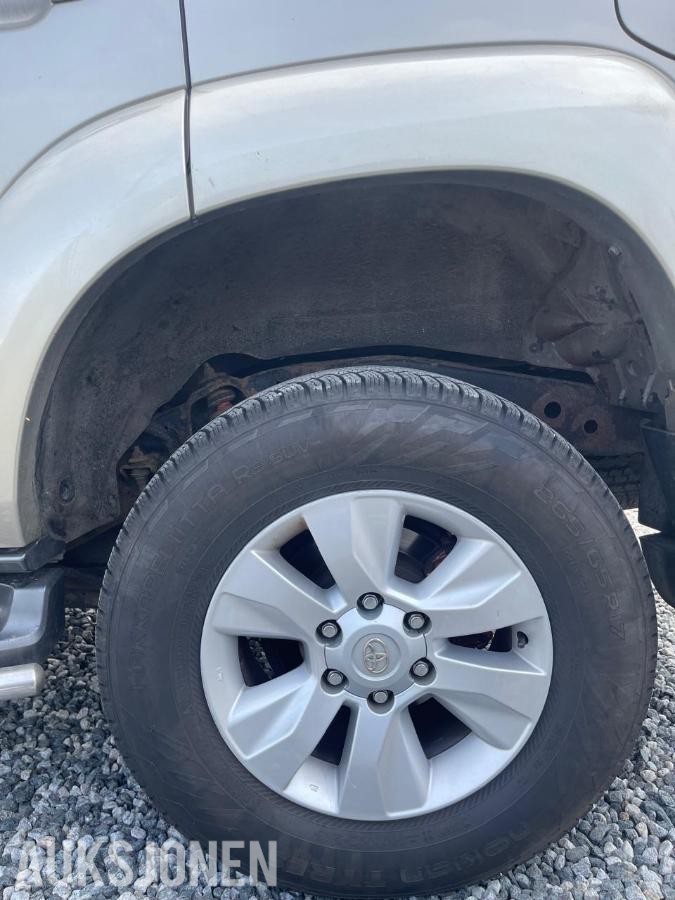 2002 Toyota Land Cruiser 3.0 4WD 163hk 8-seter Automat Hengerfeste