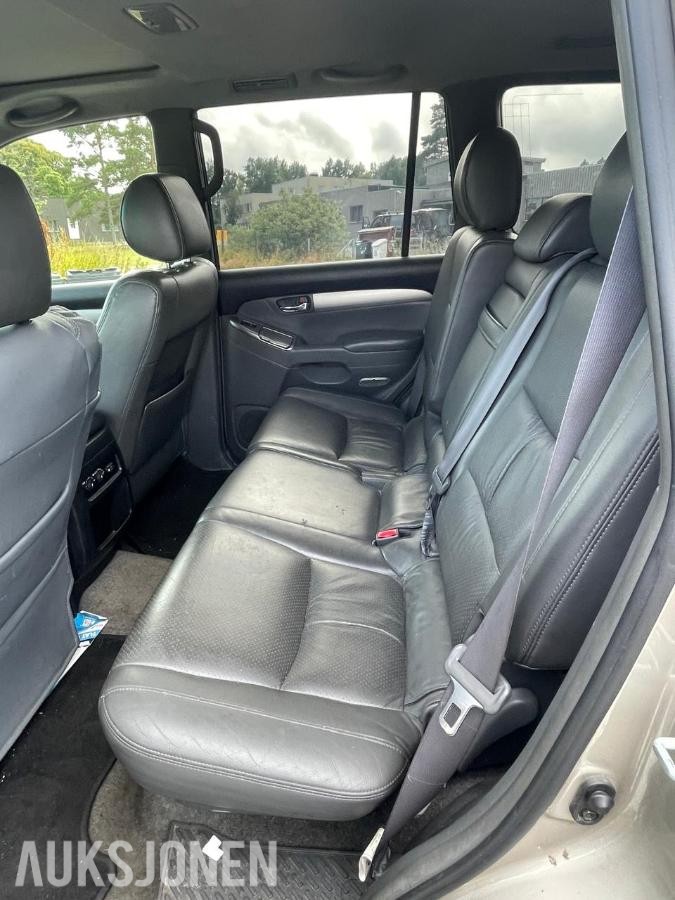 2002 Toyota Land Cruiser 3.0 4WD 163hk 8-seter Automat Hengerfeste