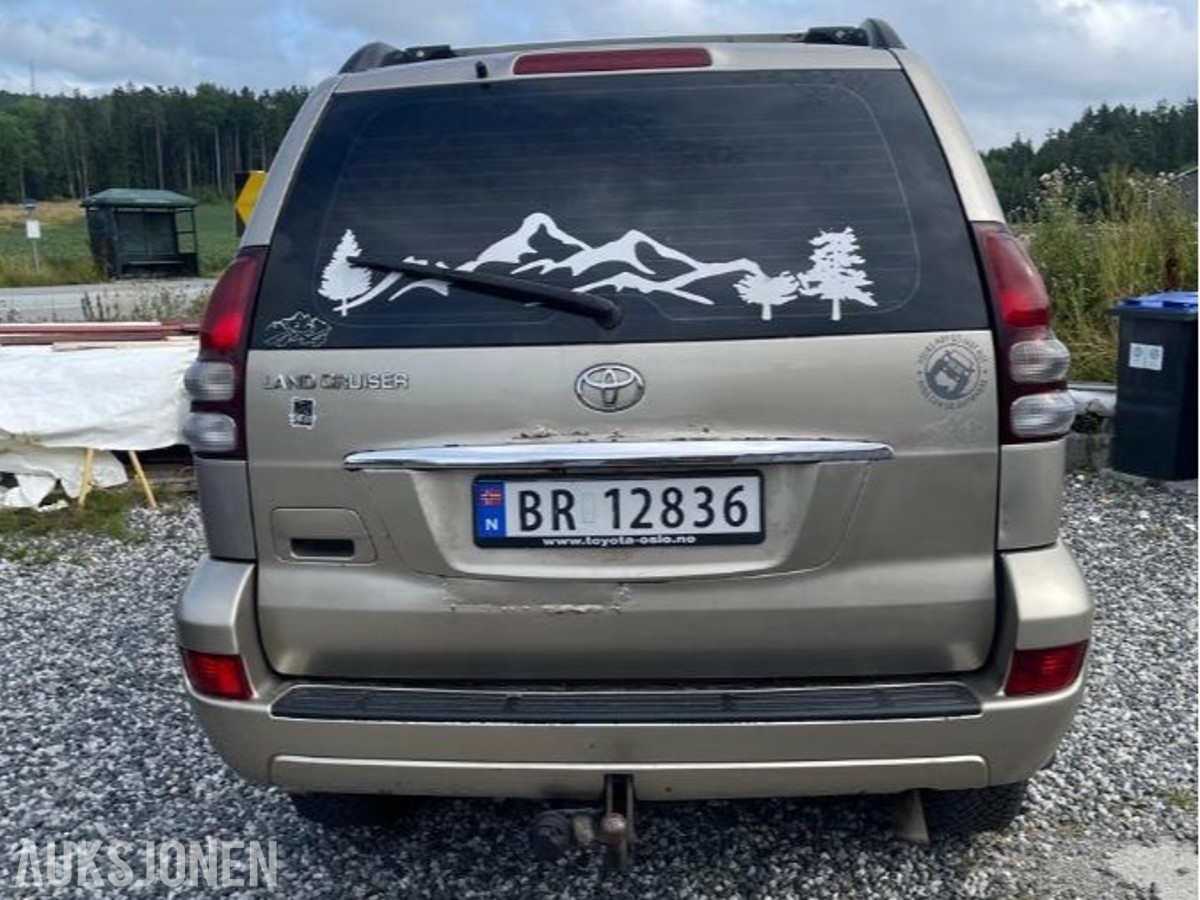 2002 Toyota Land Cruiser 3.0 4WD 163hk 8-seter Automat Hengerfeste