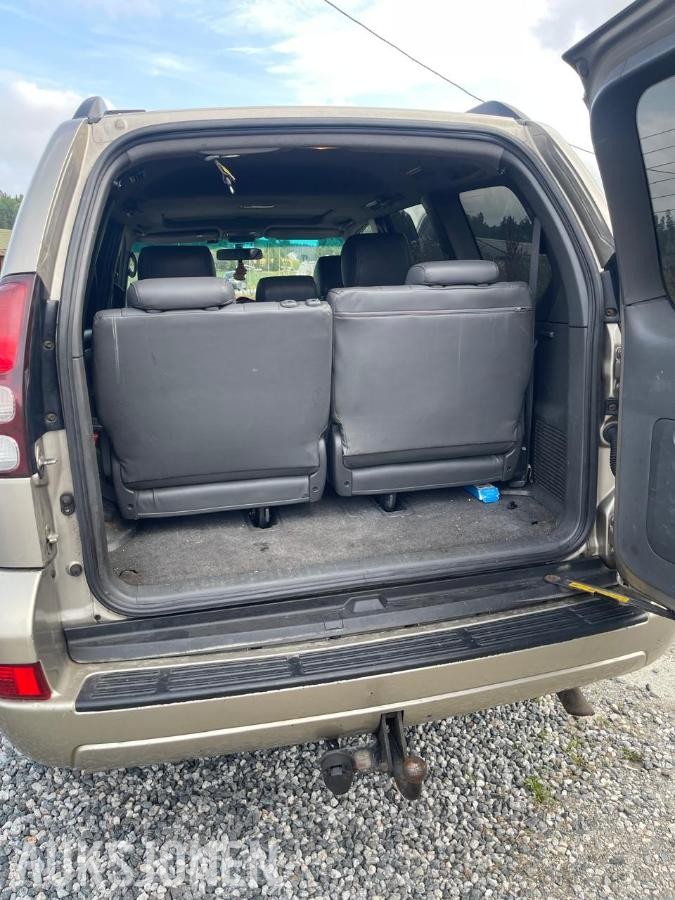 2002 Toyota Land Cruiser 3.0 4WD 163hk 8-seter Automat Hengerfeste