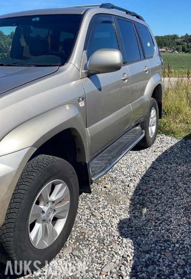 2002 Toyota Land Cruiser 3.0 4WD 163hk 8-seter Automat Hengerfeste
