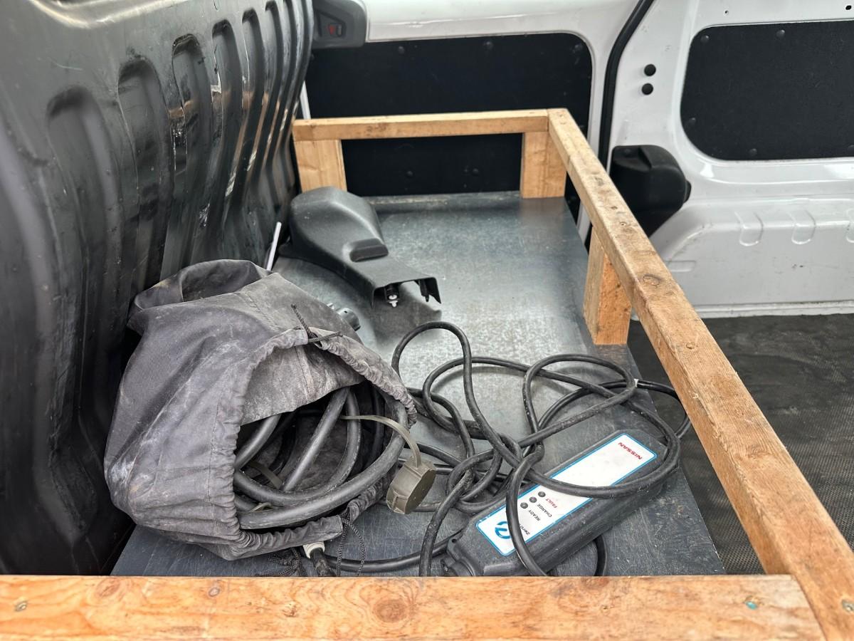 Nissan NV200E 24KW CRUISE VARMER MULTIRATT SKYVEDØRER 
