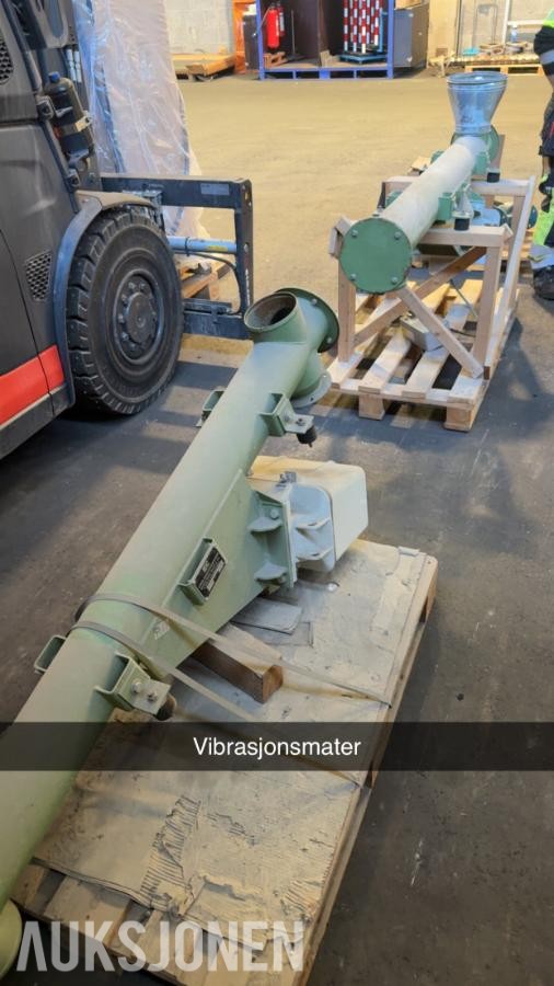 2000 VIBRA Schultheis FRO vibrasjonsmater / rørtransportør – med styring